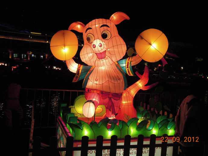 月圆河畔庆中秋